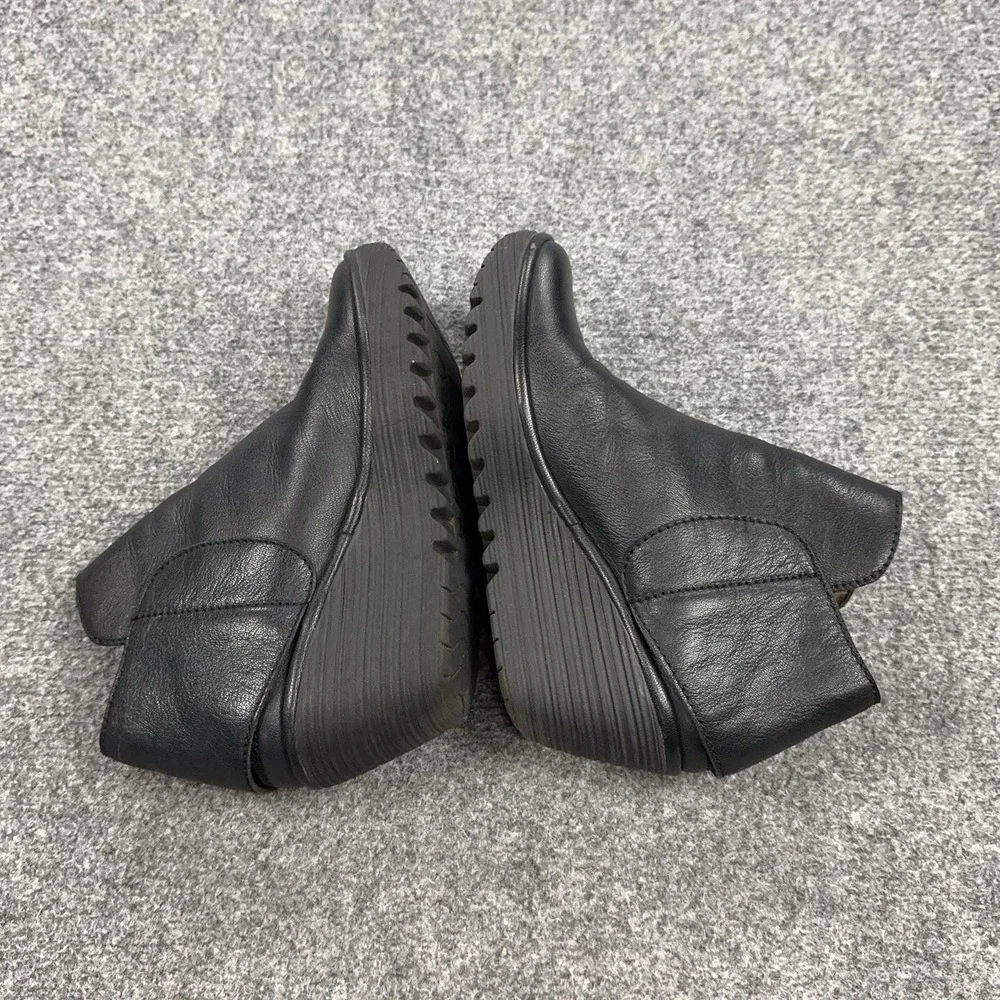 FLY London Boots Womens Size 7.5 Black Leather Wedge Ankle Booties P500046008